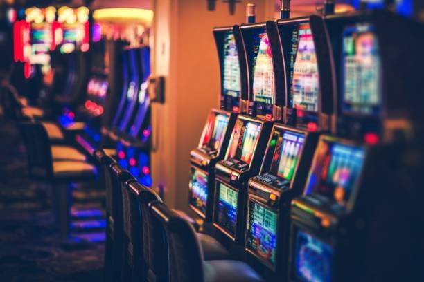 janjigacor mobile app interface showing live football betting and casino games